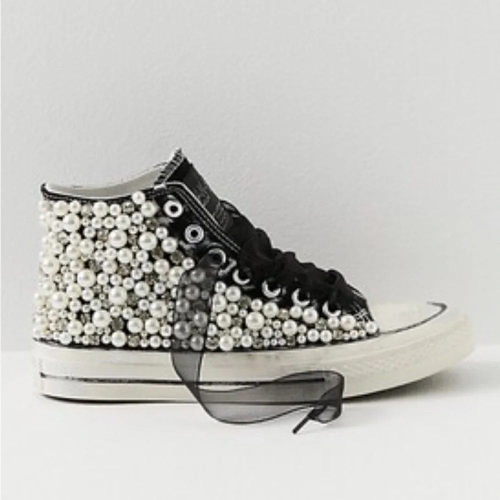 NAN-Ku Free People‎ Crush High Top Sneakers Pearl Embellished Black 39